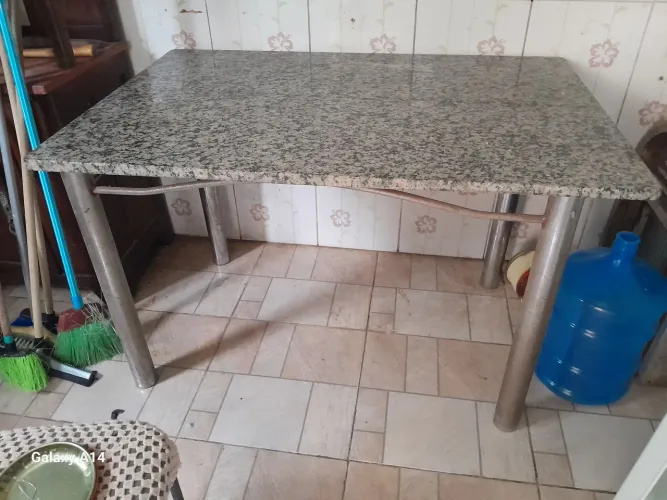 Mesa de mármore