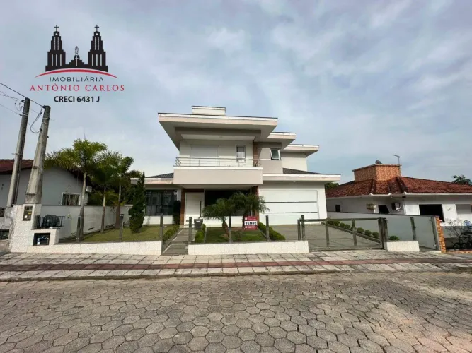 Casa de Alto Padrão com 221,47m² - Centro de Antônio Carlos/SC