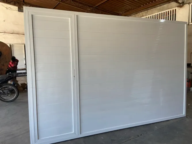 PORTÃO ALUMÍNIO BRANCO LISO PADRÃO 