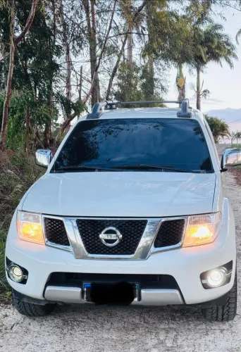 Nissan Frontier SL CD 4X4 2.5tb Diesel AUT 2014