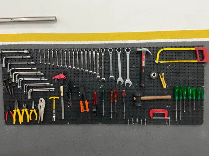 Mecânico ou ajudante de mecânico de motos 