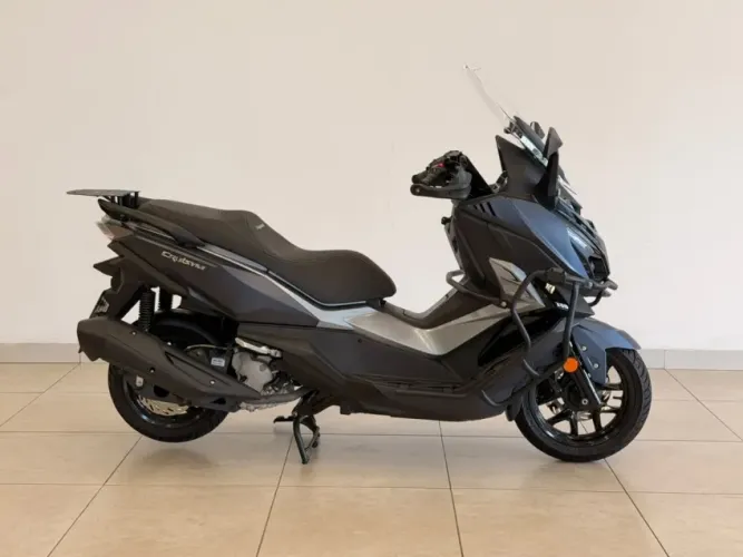 Dafra Cruisym 300 abs