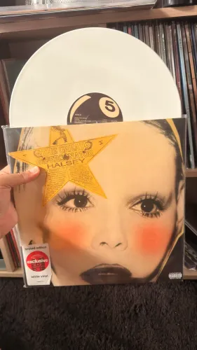 Vinil Halsey - The Great Impersonator (Target)
