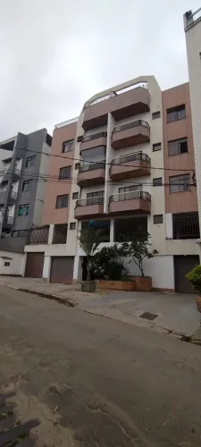 Ótima cobertura com 03 quartos, sendo 01 suíte. Granbery