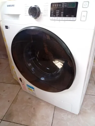 Vende-se Máquina de lavar e secar roupas Samsung IPX4 11 Kg