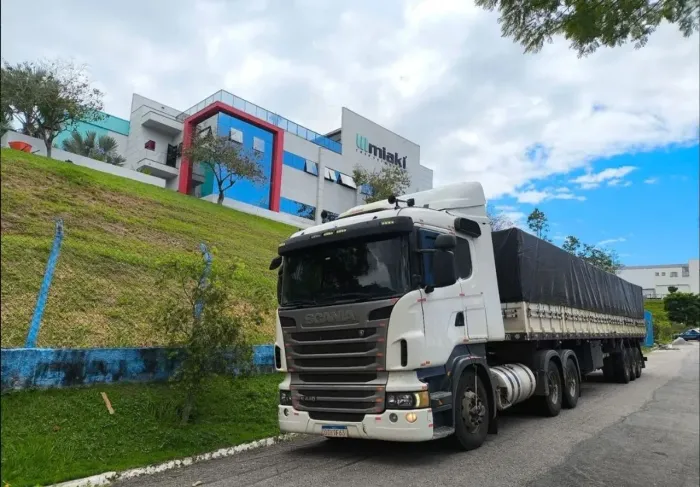 Scania R440 com retarder