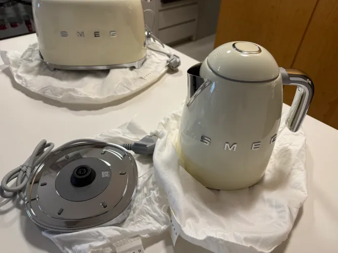Smeg Anni 50 Creme - Torradeira 4 Fatias + Chaleira 1,7L | 220V
