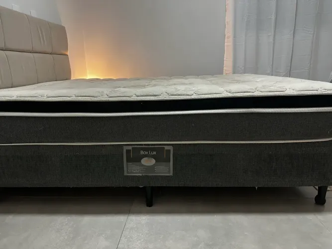 Vendo cama Queen Size