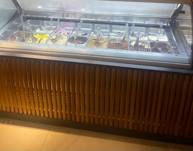 Vitrine millenium isa 24 cubas 50.000,00 cada