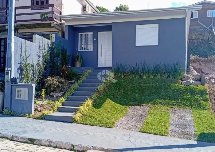Casa semimobiliada com piscina