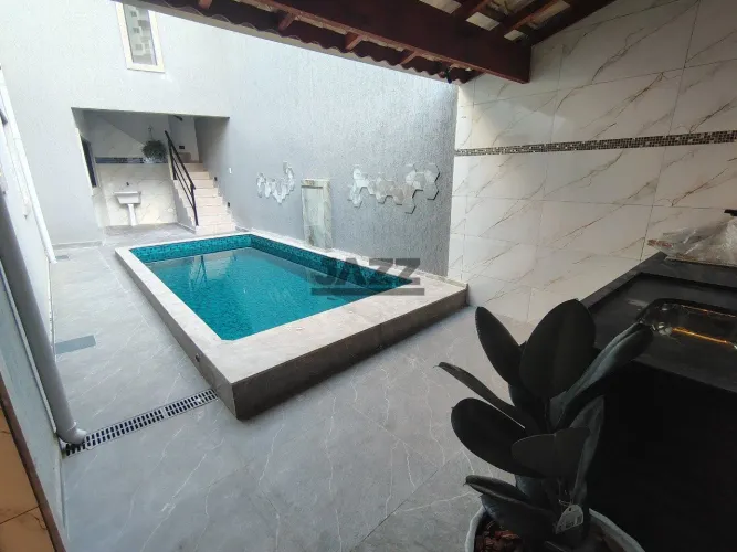 Casa Reformada Alto Padrão -174m² - 5 min da praia - 3 quartos sendo 2 suites- Centro do