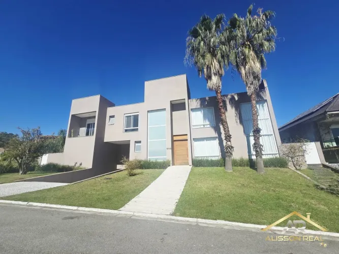 Casa à Venda em Condomínio com 4 Suítes no Solaia sendo 720m².