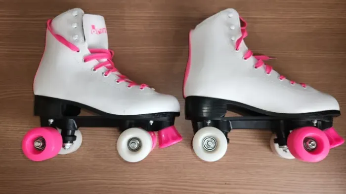 Patins Retrô tam 37/38. Novo! Nunca utilizado!