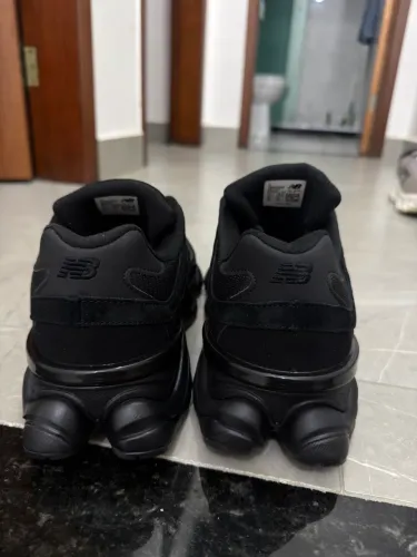 Tênis New Balance 9060 42 Novo