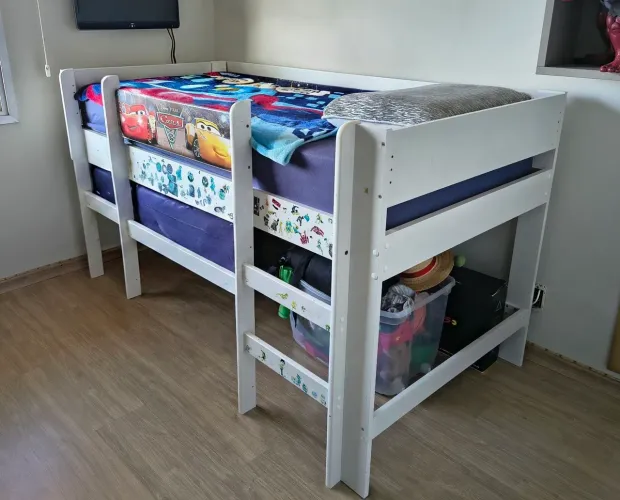 Cama solteiro com escorregador tema Carros