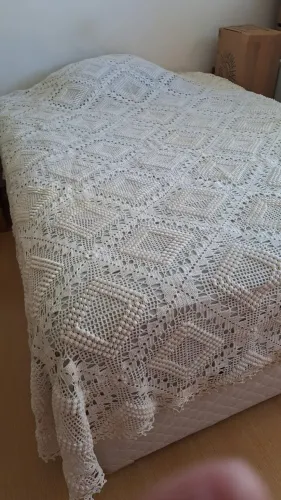 Colcha de casal branca com linha de qualidade