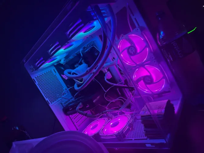 PC GAMER RTX 5060