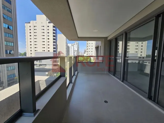 Revenda no Triunfo Brooklin 82m² - 3 Quartos 2 suítes andar baixo com vista para a copa da