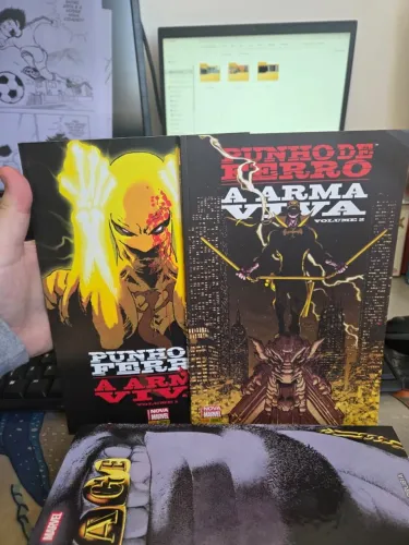 Punho de Ferro A Arma Viva e Luke Cage e Punho de Ferro