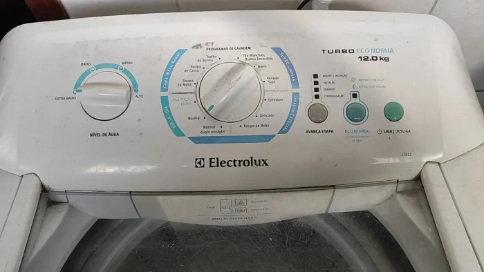 Máquina de lavar roupa Eletrolux