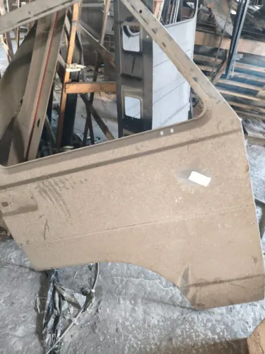 FOLHA DE PORTA EXTERNA DIREITA VW 8160 - NOVA ORIGINAL