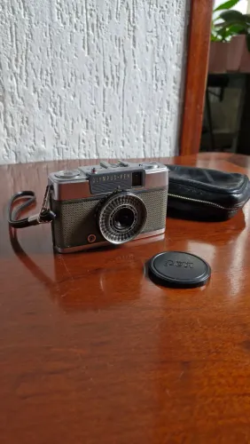 Câmera analógica Olympus PEN EE-2 (ler descrição)