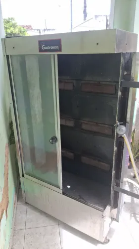 Maquina de galeto 
