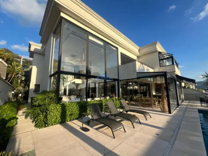 Casa para alugar em Santana de Parnaíba, Alphaville, com 4 suítes, com 590 m², Residencial
