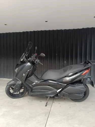 Yamaha Xmax 2022