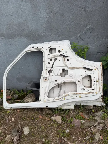 Porta Iveco 35s14,55c16 lado passageiro 