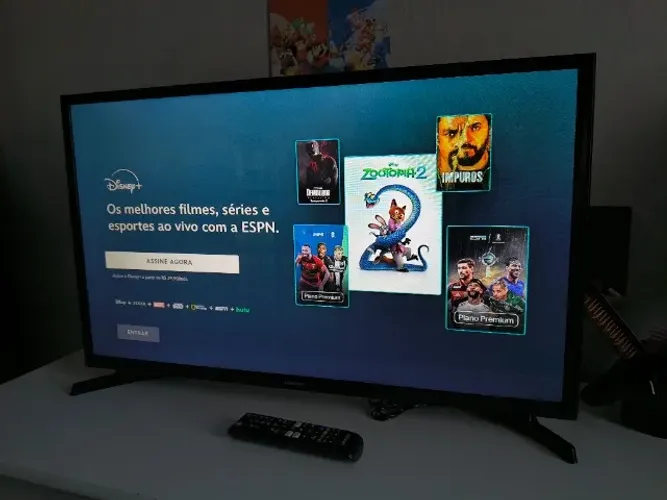 Tv Samsung Smart 32" seminova