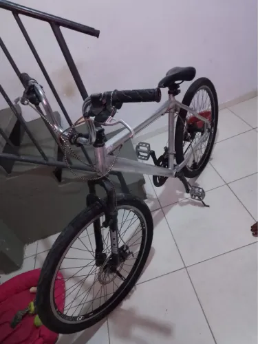 Bike completa toda de inox aro 26, troco pelo iPhone 8 Plus ou vendo
