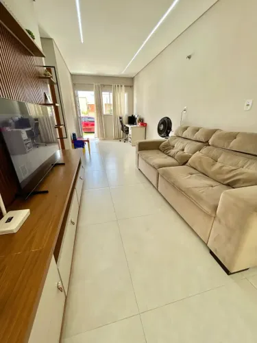 Casa reformada e ampliada. Condomínio Hawai