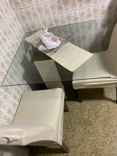 Mesa com 2 cadeiras