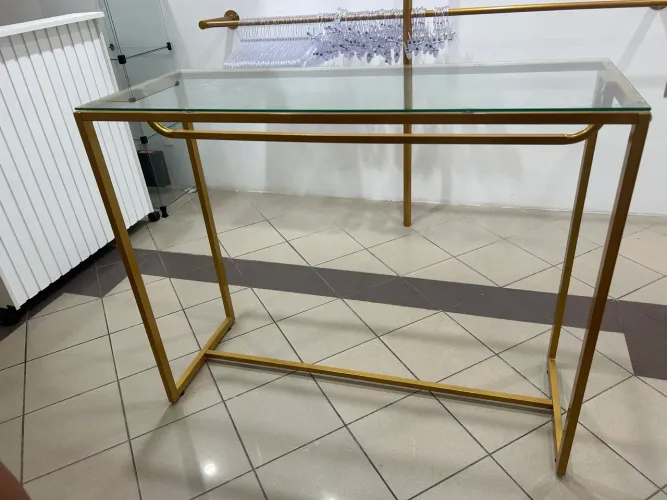 VENDE-SE MESA ARARA TAMPA DE VIDRO