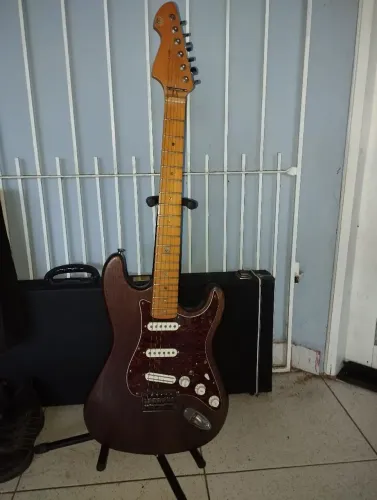 Stratocaster D'oliveira handemade 