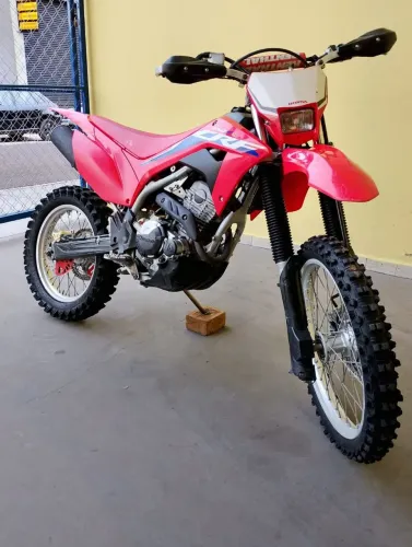 Moto toda original 
