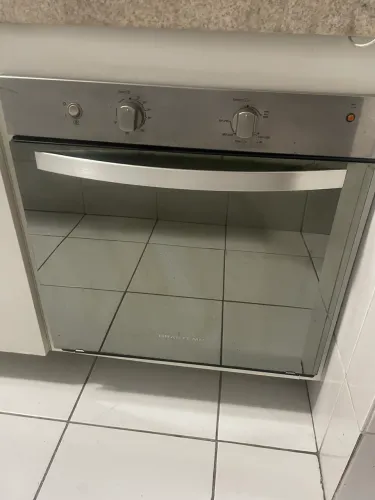 Forno de embutir a gás em aço inox marca Brastemp