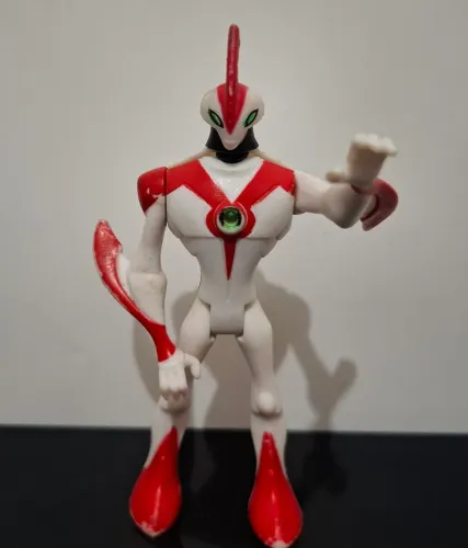 Ben 10 Miniatura DNA Alien Hero Bootleg(LEIA A DESCRIÇÃO)