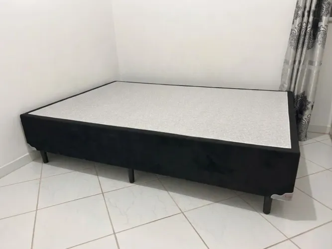 Base cama casal - ótimo estado!