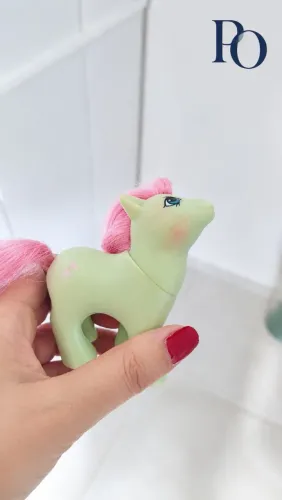 Baby Chocalhinho Estrela anos 80 - Cabelo Cheio Símbolo Nítido