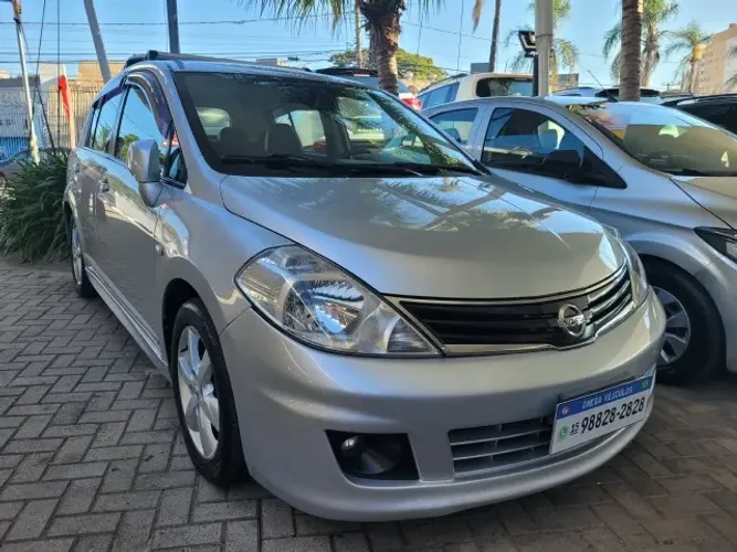 Nissan Tiida SL 1.8/1.8 Flex 16V Aut. 2012