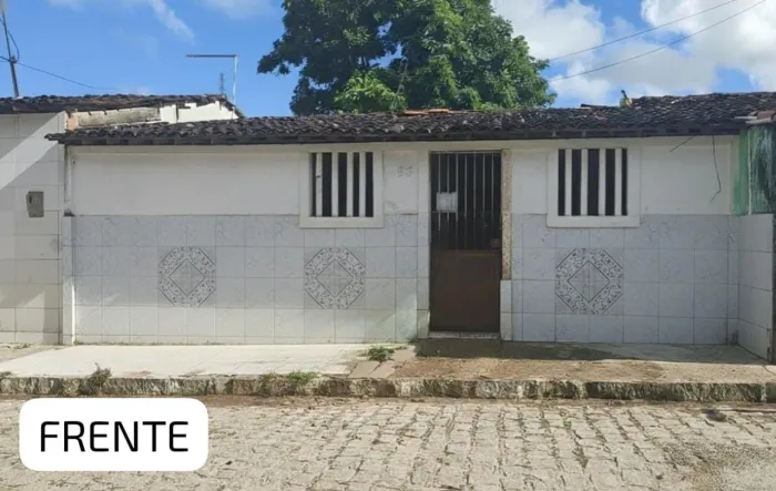 VENDE-SE CASA EM CURADO V (NEGOCIÁVEL)