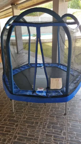 Cama elástica (pula-pula) 
