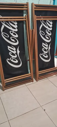 Vendo 2 cadeiras madeira invernizada 