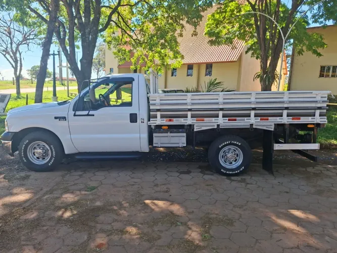 Carroceria de madeira da F-350