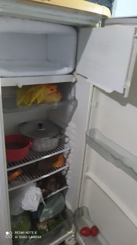 Geladeira Eletrolux bem conservada
