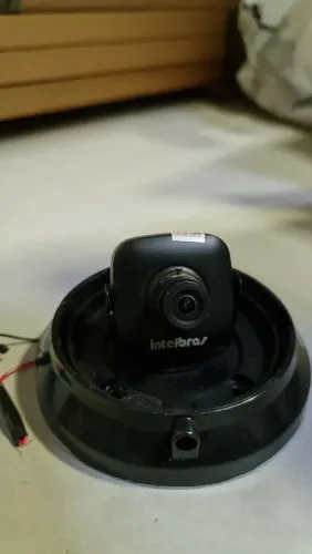 9 peças - Mini câmera Intelbras com dome e balun