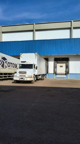 Vendo caminhão mb 1418 truck baú alongado