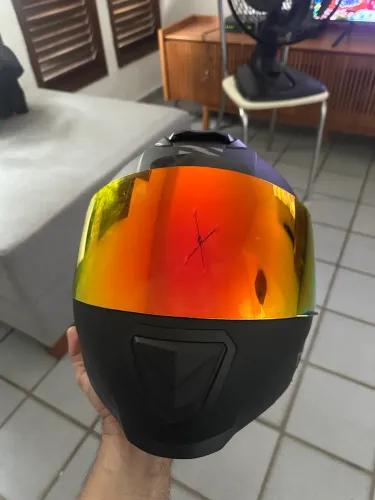 Capacete